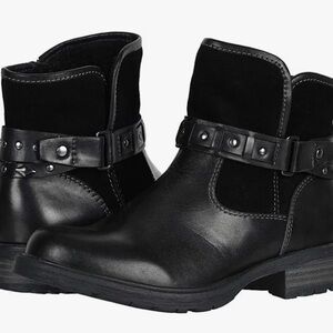 Earth Artistic Onyx Black Leather Ankle Boots / Size 9